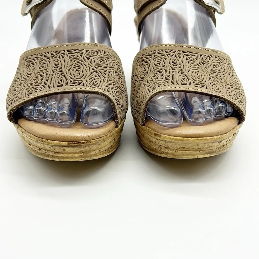 Spring Step MITU Wedge Sandals EU 36 Women's 5.5-6 Beige Perforated Leather‎